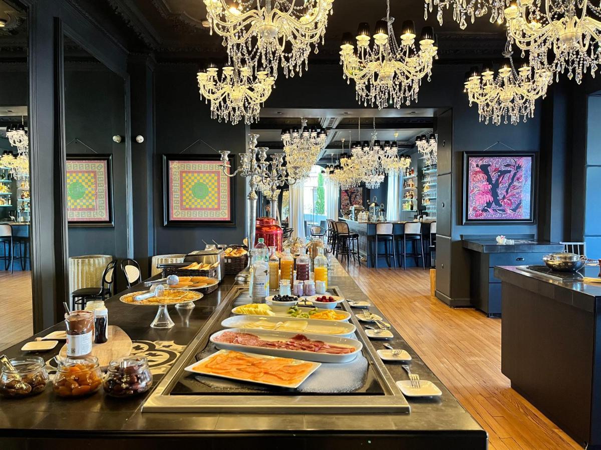 Belfry & Spa By Ligne St Barth Lurdy Exteriér fotografie The buffet at the restaurant